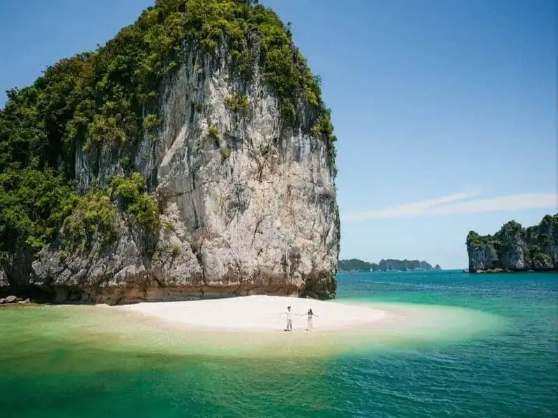Ba Trai Dao Beach Halong Bay