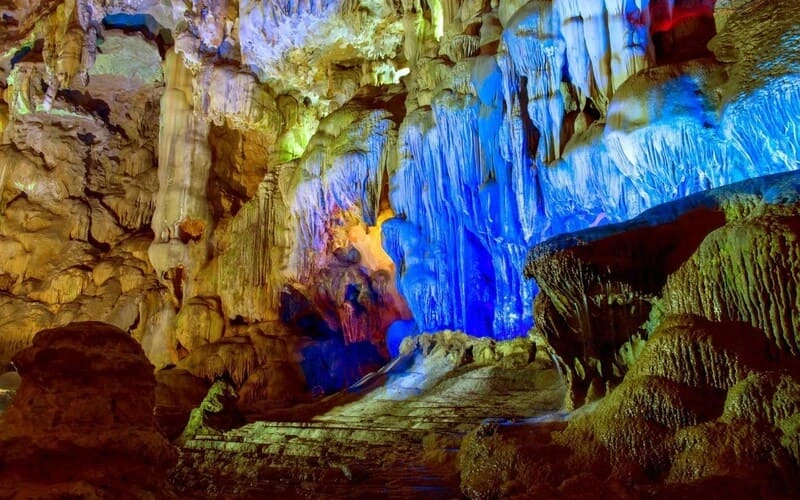 Thien Cung Cave, Halong Bay: Travel Guide Halong Bay