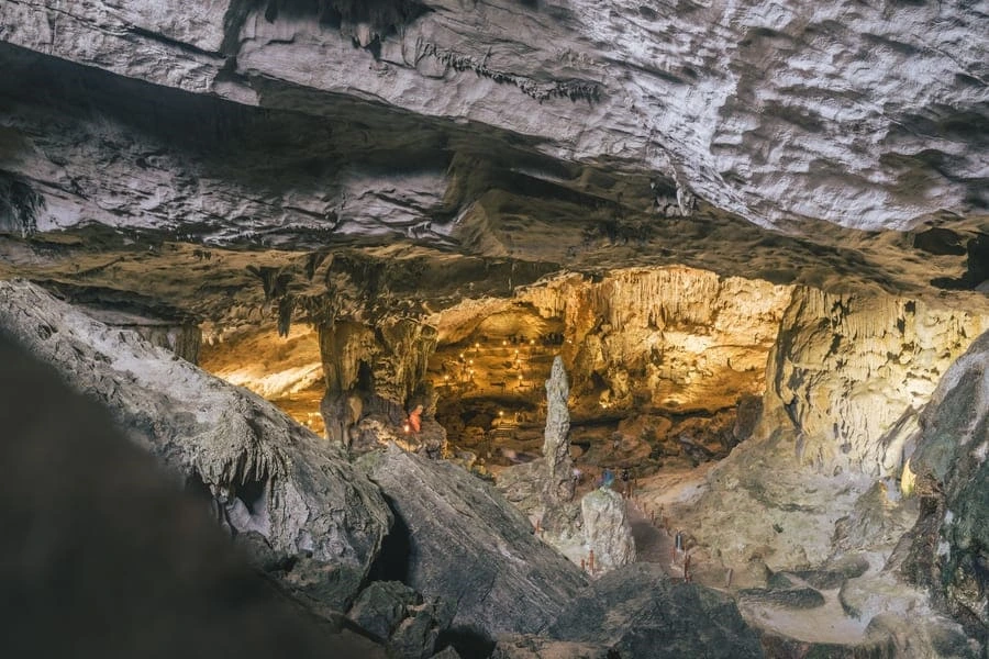 Sung Sot Cave, Halong Bay: Travel Guide
