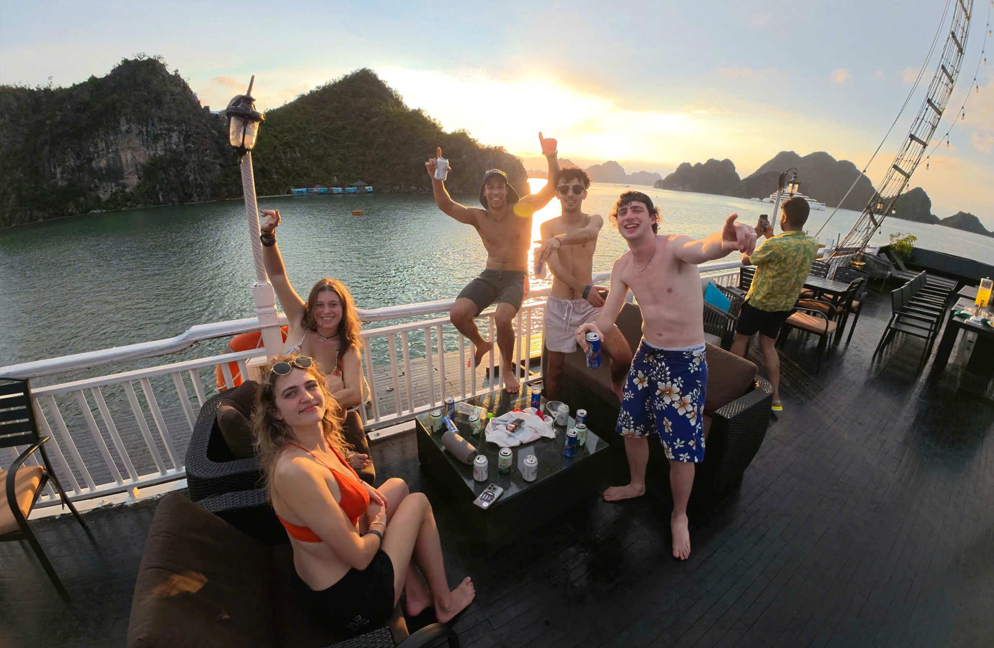Best Halong Bay Cruises for Backpackers